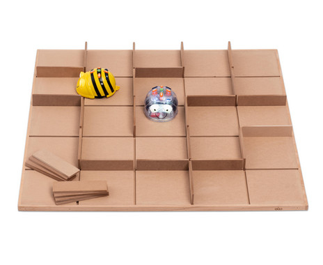 Betzold Bee-Bot und Blue-Bot Labyrinth aus Holz Bee-Bot und Blue-Bot Labyrinth aus Holz (Zoom)